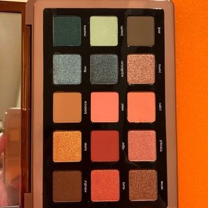 Not even a swatch! Beautiful Palette! Look for yourself, RARE!